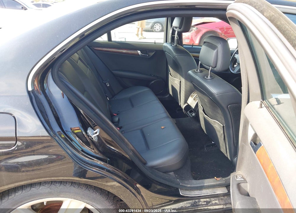 2011 MERCEDES-BENZ C CLASS VIN: WDDGF8BB4BR178167