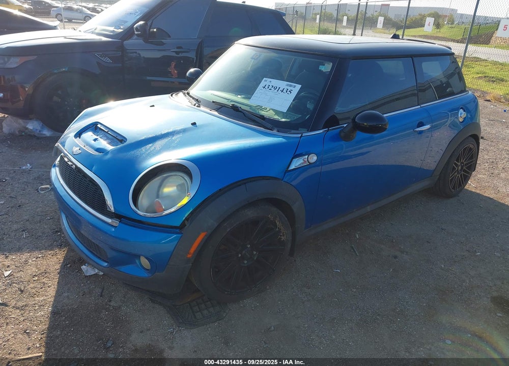 2010 MINI COOPER S VIN: WMWMF7C55ATW89935