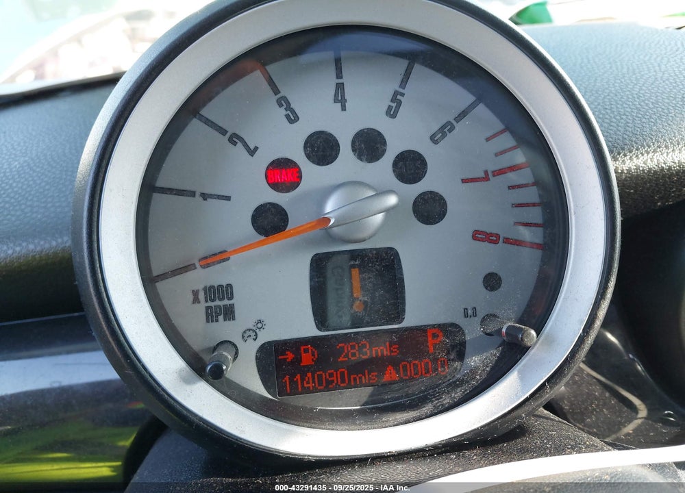 2010 MINI COOPER S VIN: WMWMF7C55ATW89935