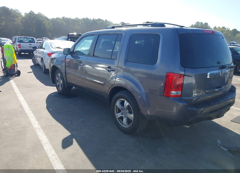 2015 HONDA PILOT VIN: 5FNYF4H7XFB018459