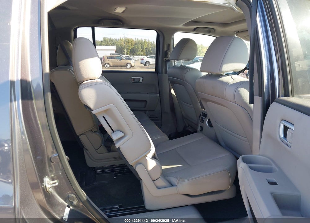 2015 HONDA PILOT VIN: 5FNYF4H7XFB018459