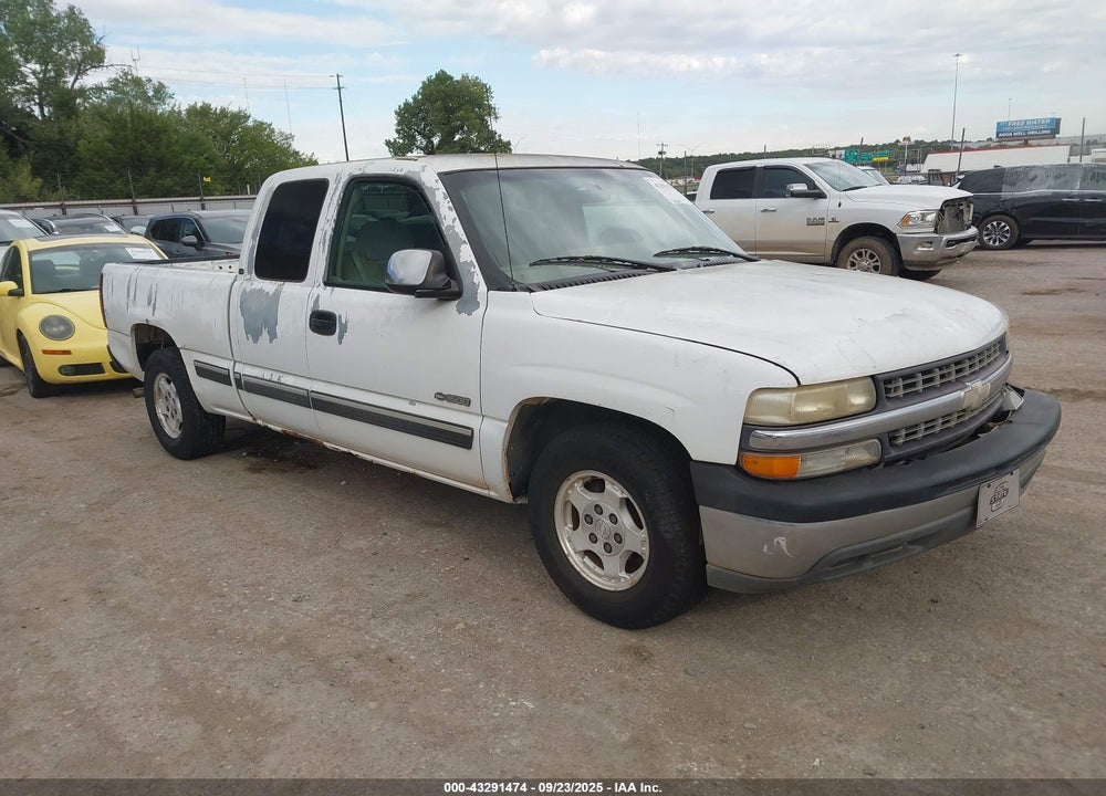 2001 CHEVROLET SILVERADO 1500 LS VIN: 2GCEC19V611180835