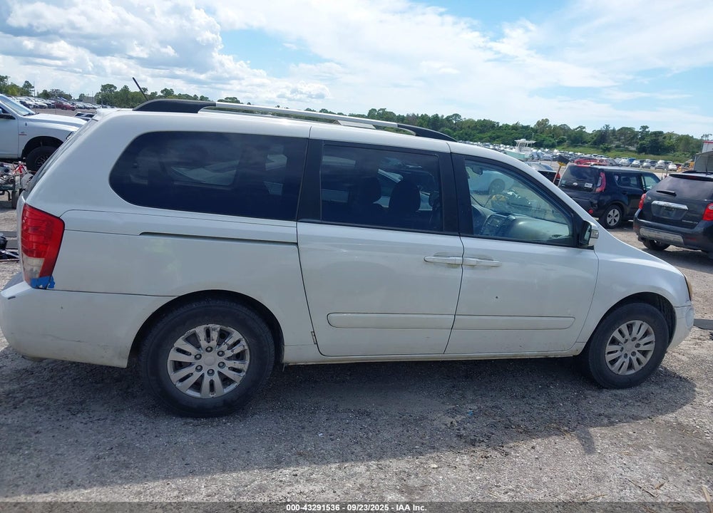 2011 KIA SEDONA LX VIN: KNDMG4C74B6365486