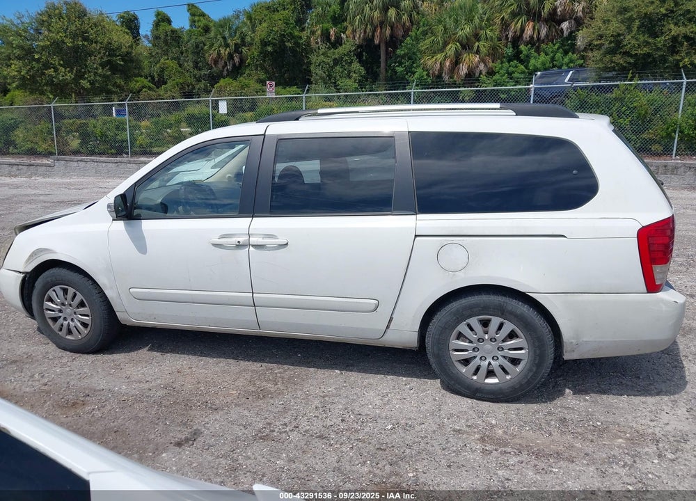 2011 KIA SEDONA LX VIN: KNDMG4C74B6365486