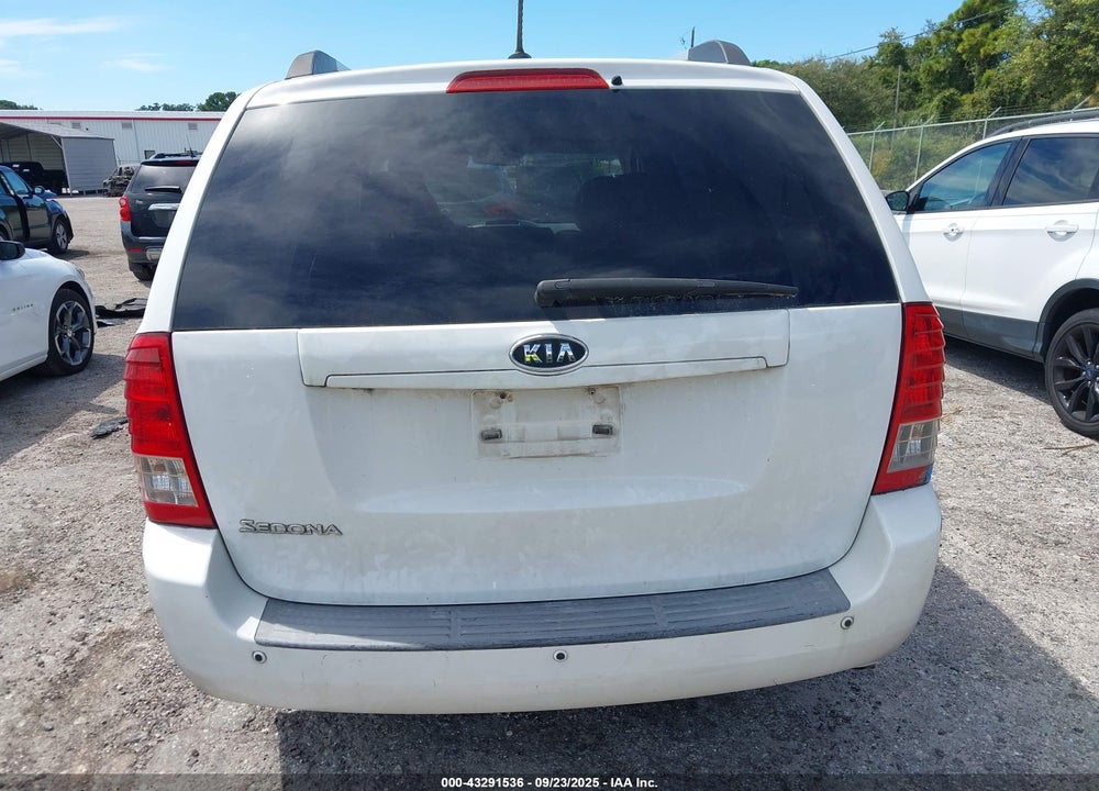 2011 KIA SEDONA LX VIN: KNDMG4C74B6365486