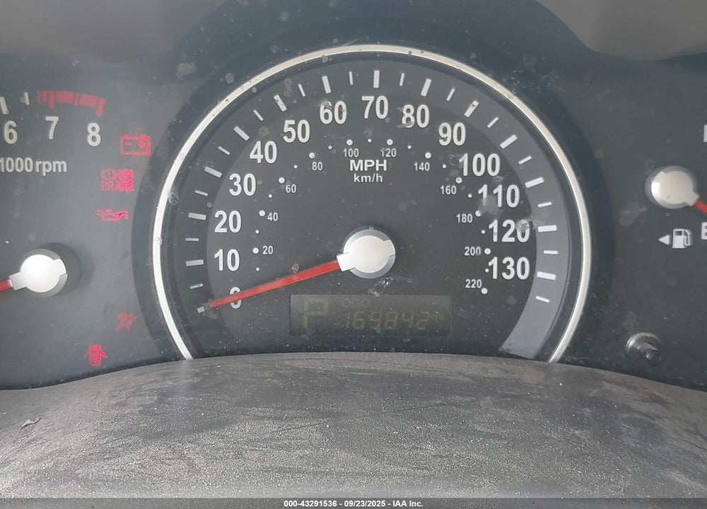 2011 KIA SEDONA LX VIN: KNDMG4C74B6365486