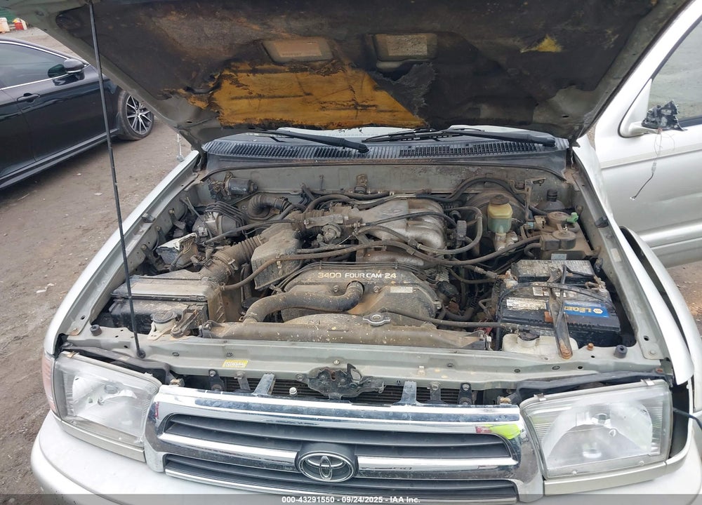 2000 TOYOTA 4RUNNER LIMITED V6 VIN: JT3GN87R3Y0143396