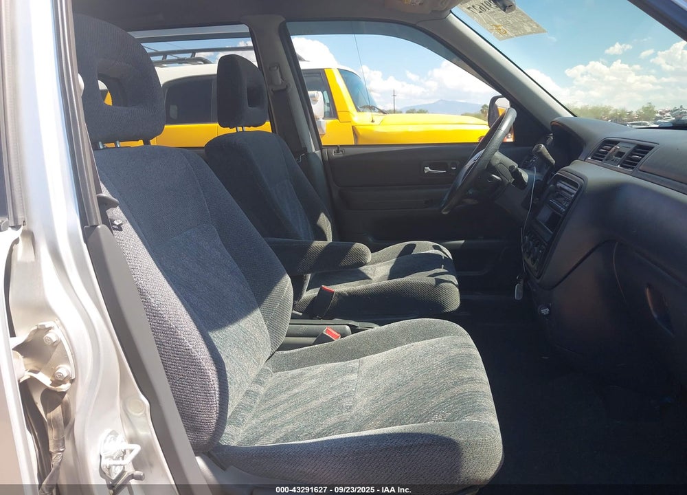 2000 HONDA CR-V EX VIN: JHLRD1866YC042731
