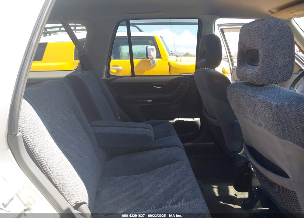 2000 HONDA CR-V EX VIN: JHLRD1866YC042731