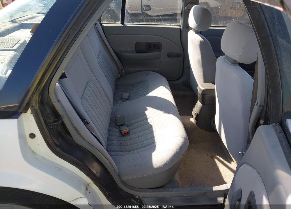 1995 SATURN SL1 VIN: 1G8ZH5281SZ240568