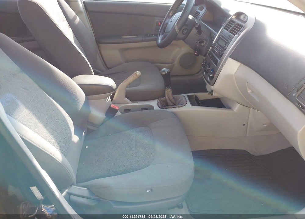 2005 KIA SPECTRA5 VIN: KNAFE161055101984
