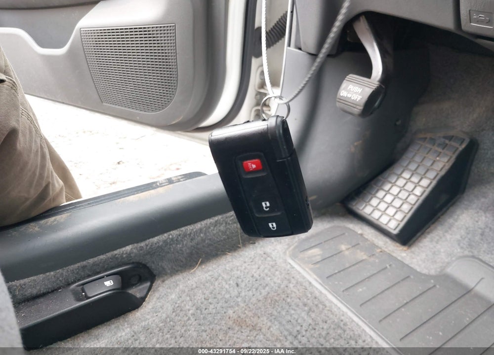 2008 TOYOTA PRIUS VIN: JTDKB20U087702713