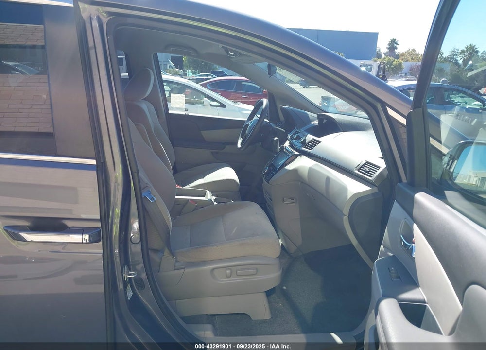 2017 HONDA ODYSSEY SE VIN: 5FNRL5H30HB014780