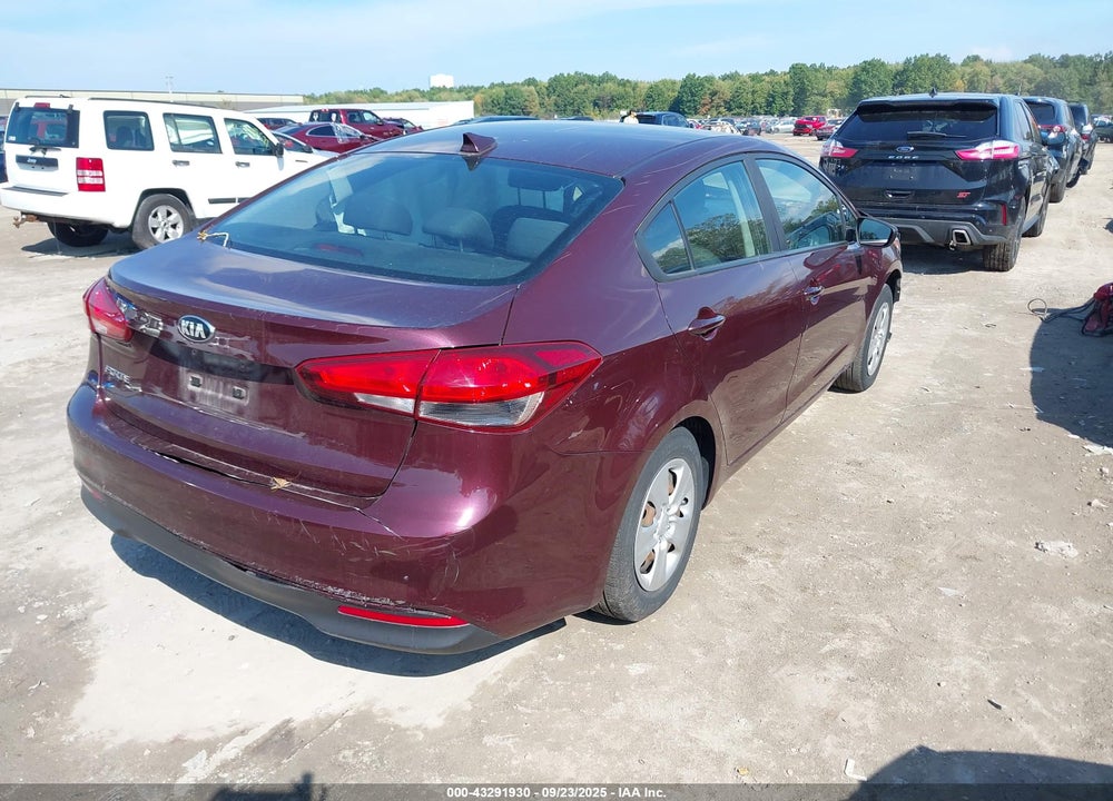 2018 KIA FORTE VIN: 3KPFL4A7XJE196462