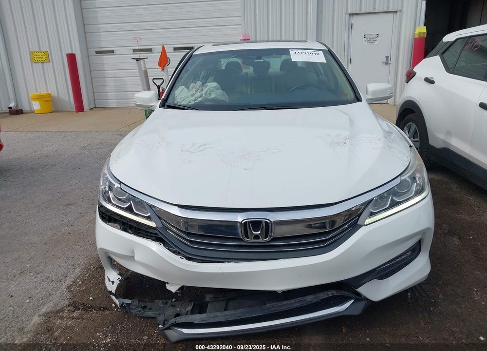 2017 HONDA ACCORD EX-L VIN: 1HGCR2F88HA157648