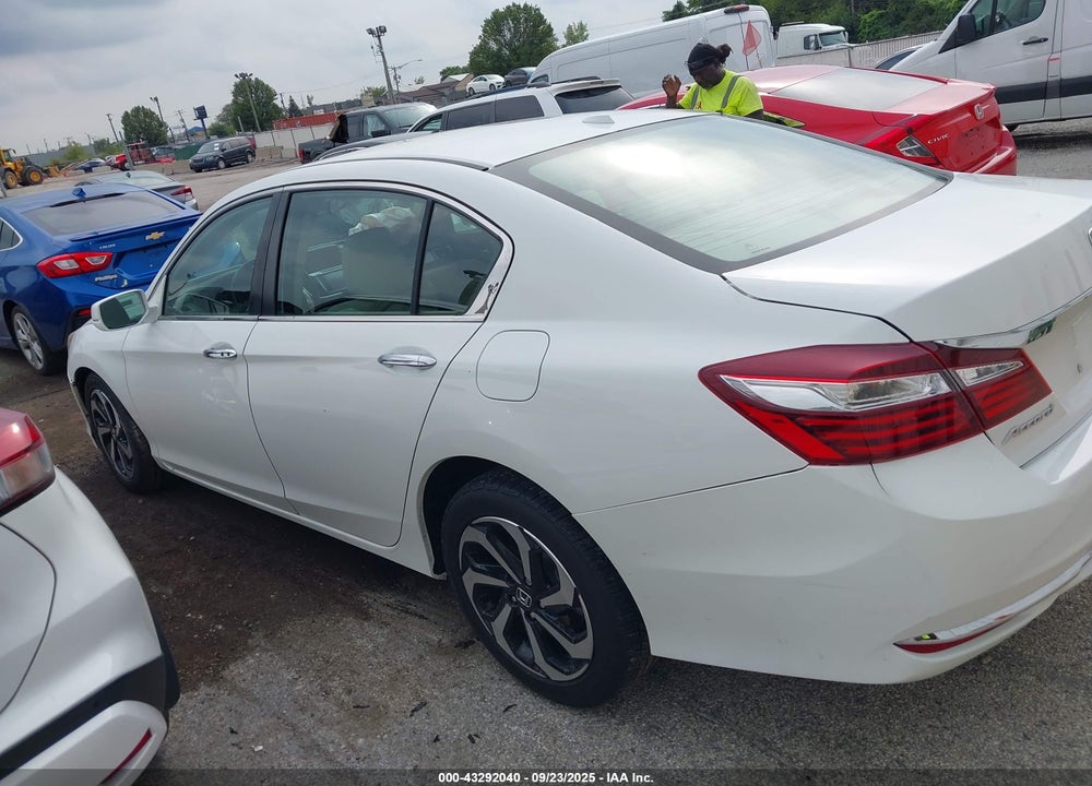 2017 HONDA ACCORD EX-L VIN: 1HGCR2F88HA157648