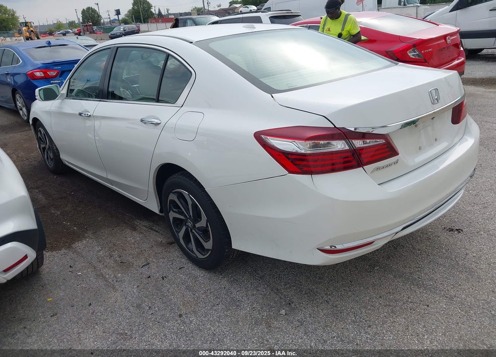 2017 HONDA ACCORD EX-L VIN: 1HGCR2F88HA157648