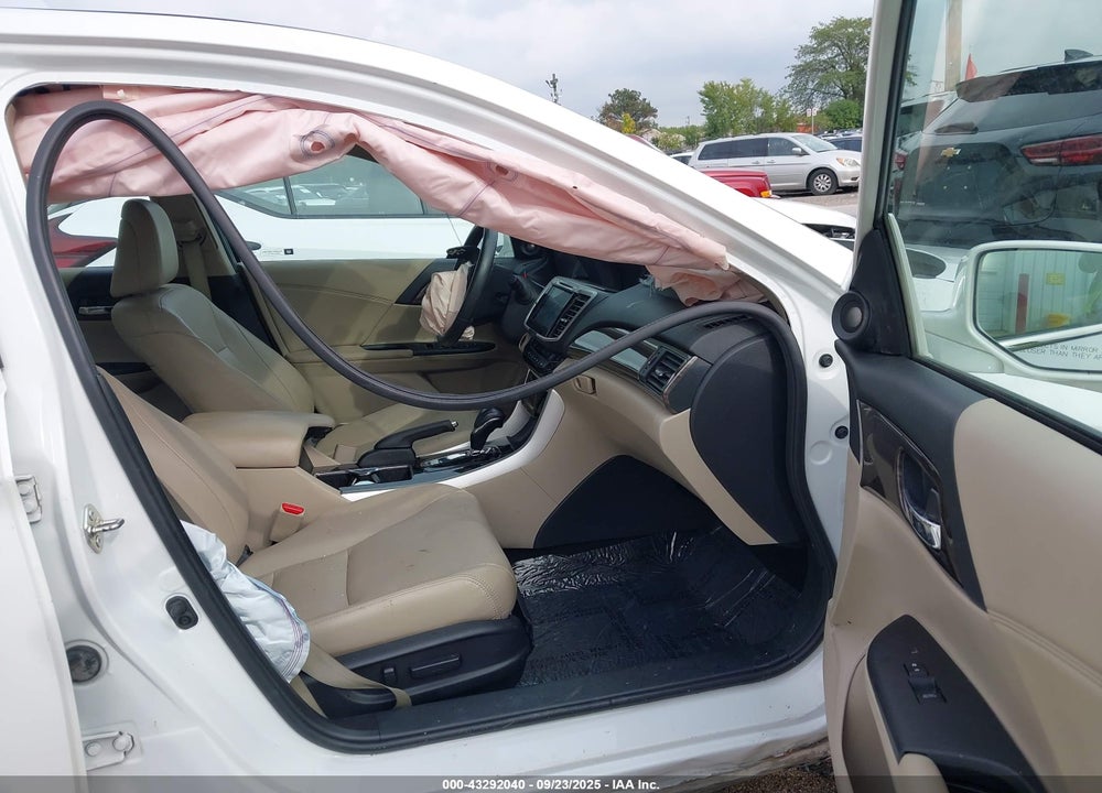2017 HONDA ACCORD EX-L VIN: 1HGCR2F88HA157648