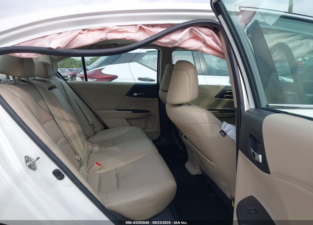 2017 HONDA ACCORD EX-L VIN: 1HGCR2F88HA157648