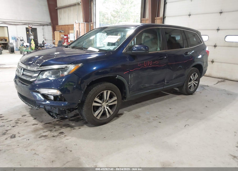 2018 HONDA PILOT EX VIN: 5FNYF6H33JB072316