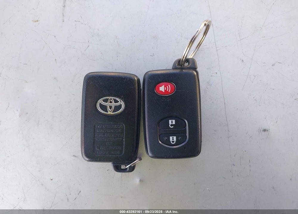 2013 TOYOTA PRIUS VIN: JTDKN3DU8D0343833