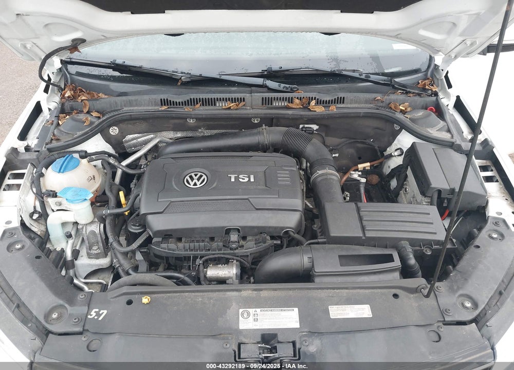 2015 VOLKSWAGEN JETTA 1.8T SE VIN: 3VWD17AJ5FM307942