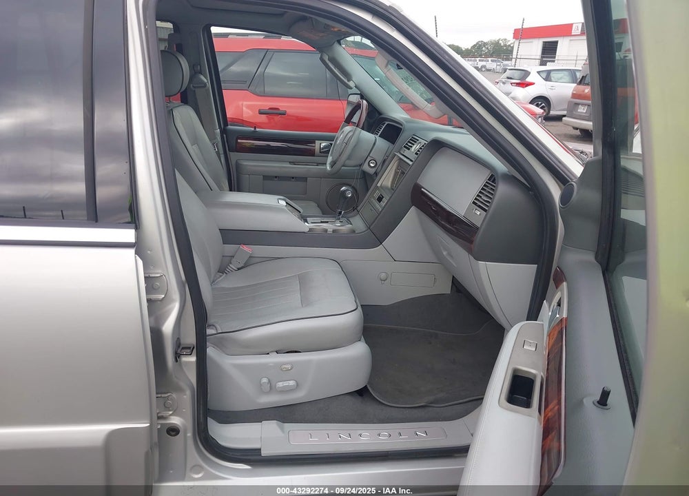 2006 LINCOLN NAVIGATOR LUXURY/ULTIMATE VIN: 5LMFU28506LJ22223