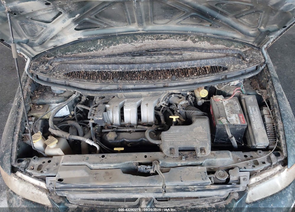 1998 DODGE CARAVAN VIN: 2B4GP25R4WR724105