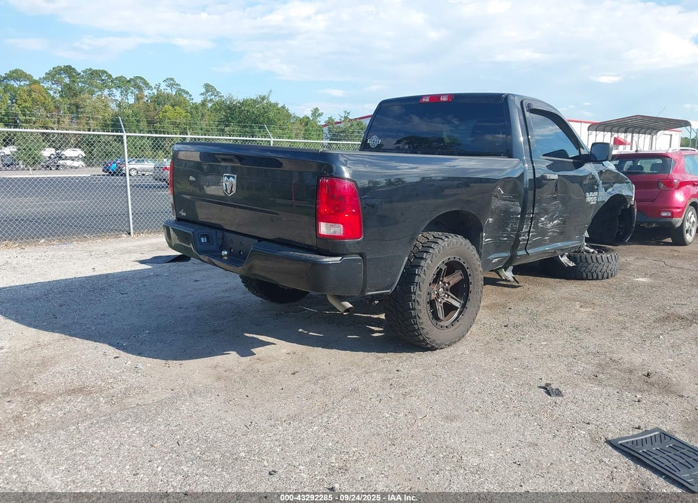 2019 RAM 1500 VIN: 3C6JR6AG2KG657557