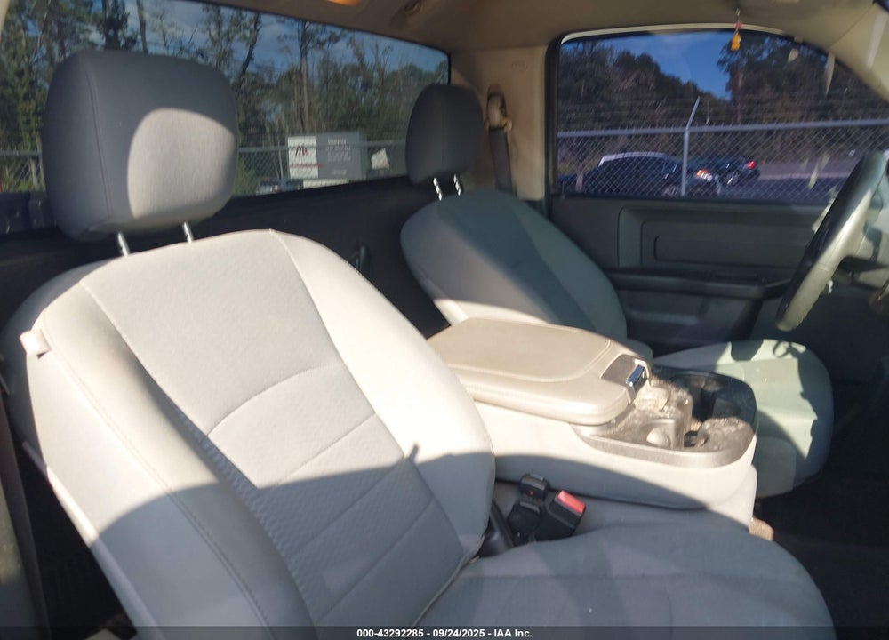 2019 RAM 1500 VIN: 3C6JR6AG2KG657557