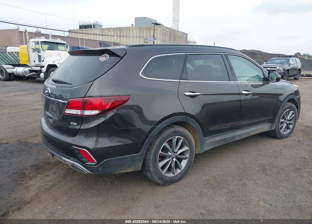2017 HYUNDAI SANTA FE SE VIN: KM8SMDHF7HU176900