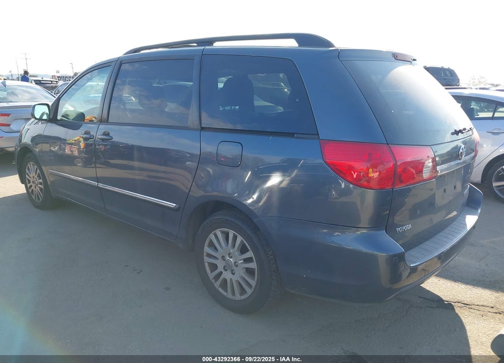 2008 TOYOTA SIENNA LIMITED VIN: 5TDZK22CX8S189639