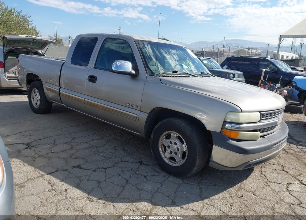 2002 CHEVROLET SILVERADO 1500 LS VIN: 2GCEC19T421144061