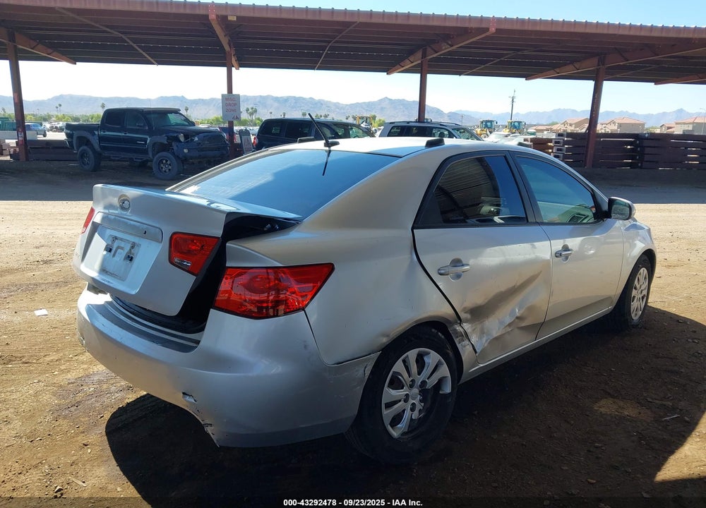 2011 KIA FORTE VIN: KNAFT4A24B5359461