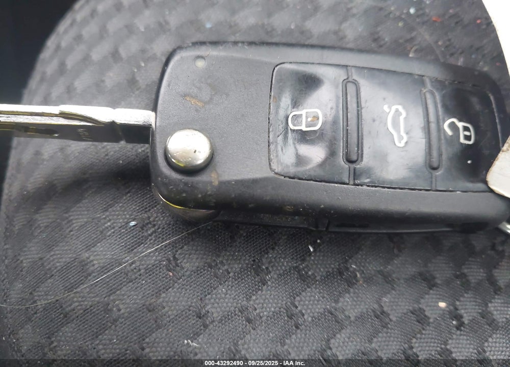2014 VOLKSWAGEN JETTA VIN: 3VW2K7AJ5EM392171