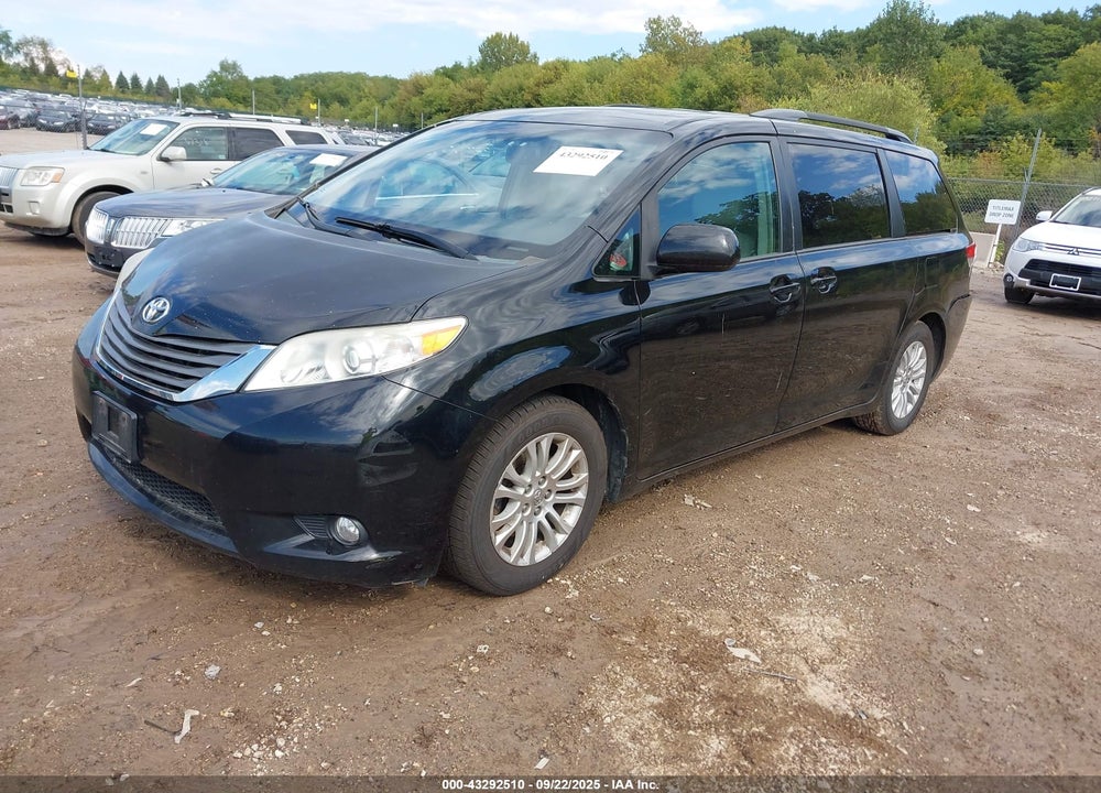 2014 TOYOTA SIENNA XLE V6 8 PASSENGER VIN: 5TDYK3DC2ES429504