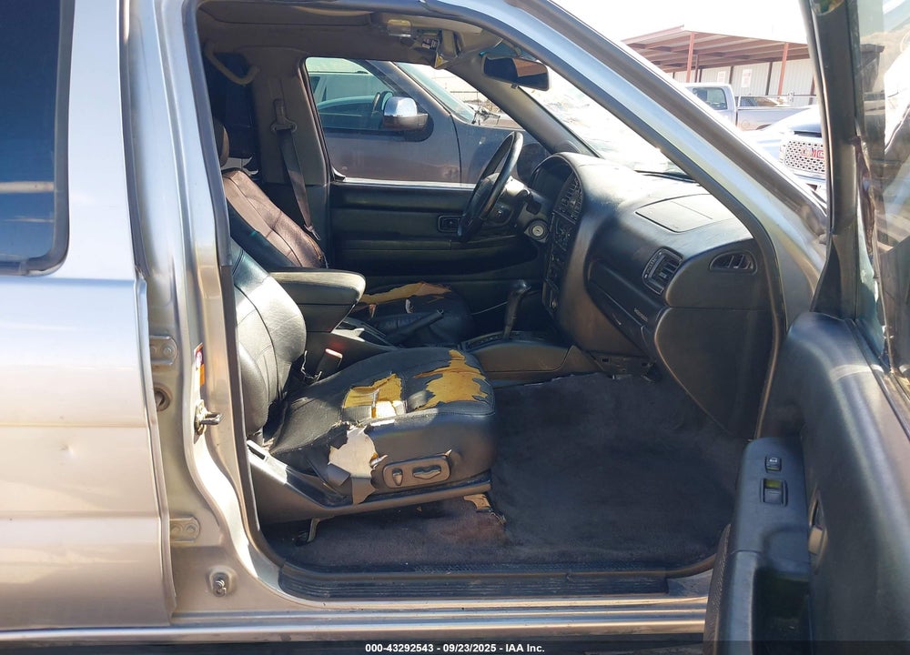 2001 NISSAN PATHFINDER SE VIN: JN8DR09X21W567966