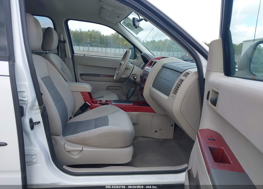 2008 FORD ESCAPE XLT VIN: 1FMCU93198KE18529
