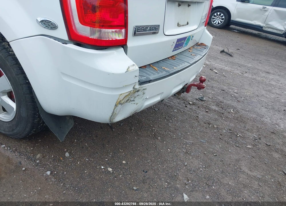 2008 FORD ESCAPE XLT VIN: 1FMCU93198KE18529