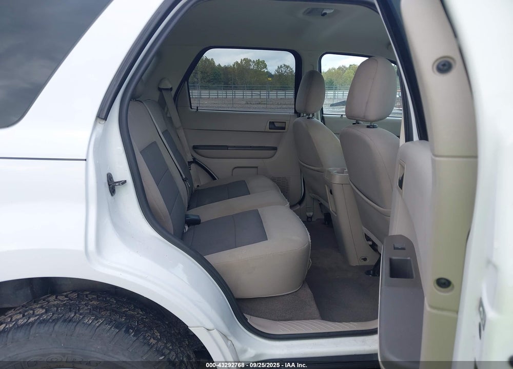 2008 FORD ESCAPE XLT VIN: 1FMCU93198KE18529