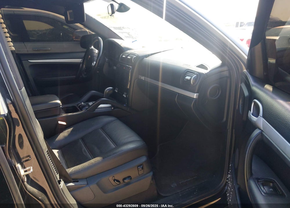 2010 PORSCHE CAYENNE VIN: WP1AA2AP5ALA12037
