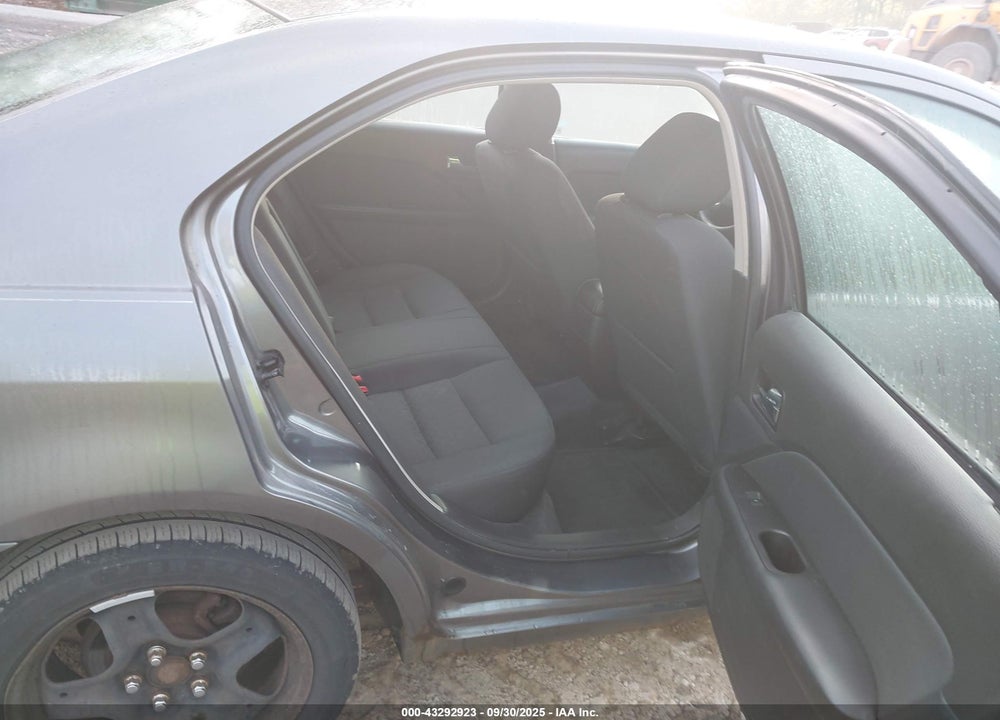 2011 FORD FUSION VIN: 3FAHP0HA6BR177317