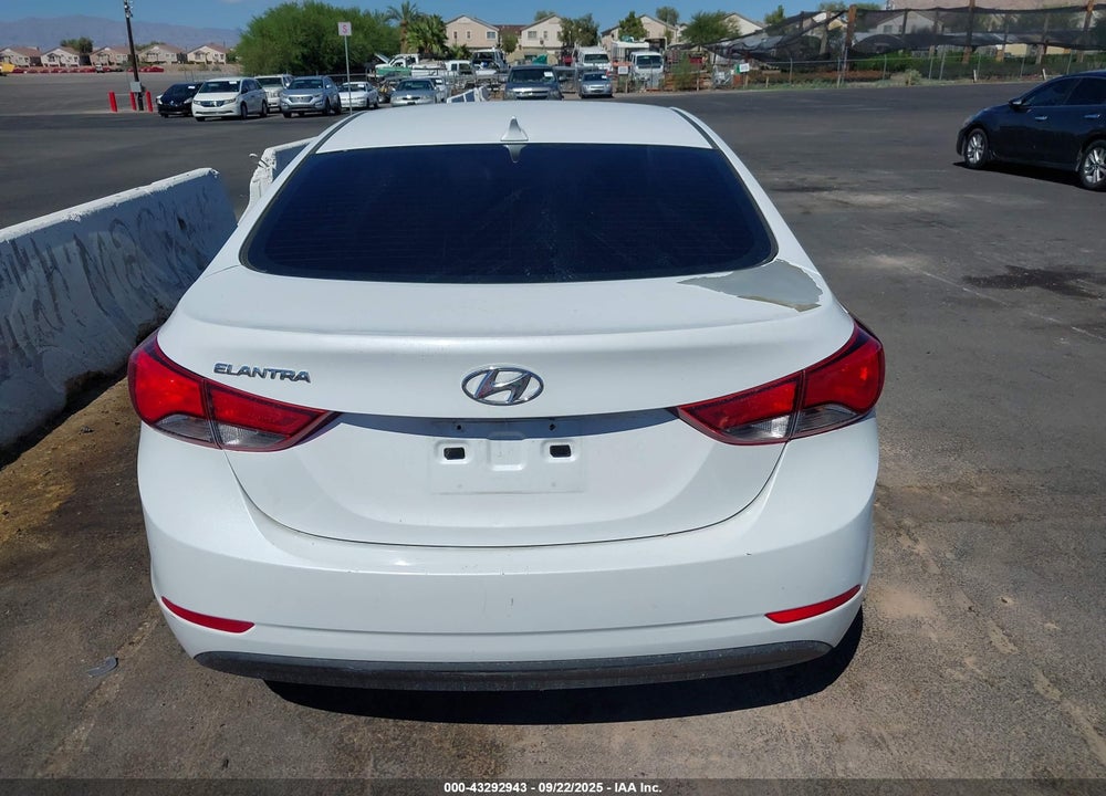2015 HYUNDAI ELANTRA VIN: 5NPDH4AE4FH605338