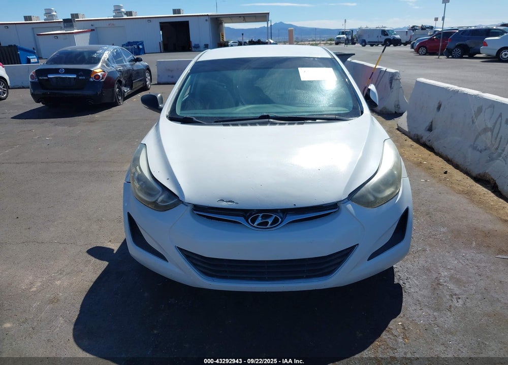 2015 HYUNDAI ELANTRA VIN: 5NPDH4AE4FH605338