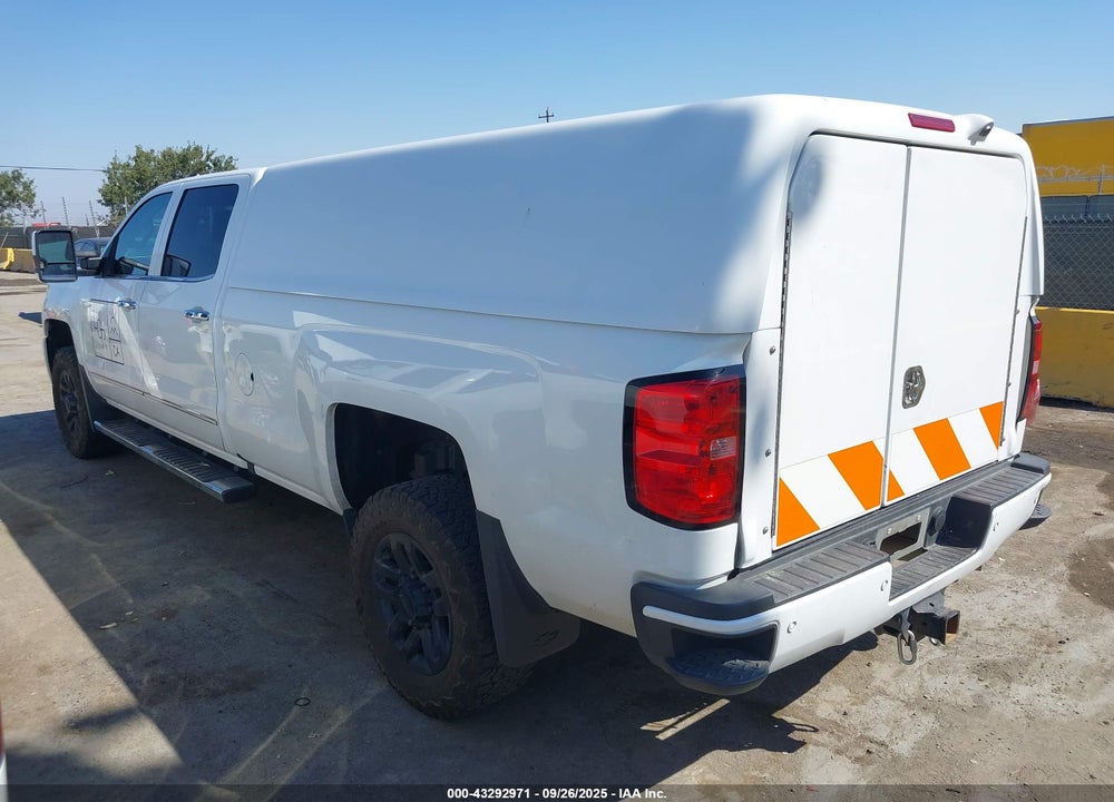 2015 CHEVROLET SILVERADO 3500HD HIGH COUNTRY VIN: 1GC4K1E88FF681675