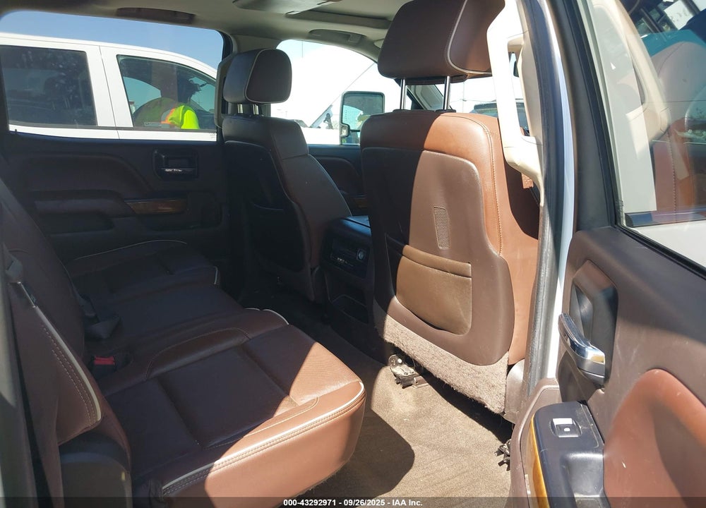 2015 CHEVROLET SILVERADO 3500HD HIGH COUNTRY VIN: 1GC4K1E88FF681675