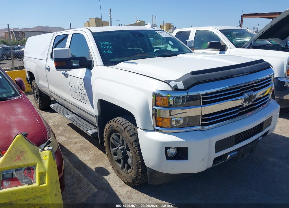 2015 CHEVROLET SILVERADO 3500HD HIGH COUNTRY VIN: 1GC4K1E88FF681675