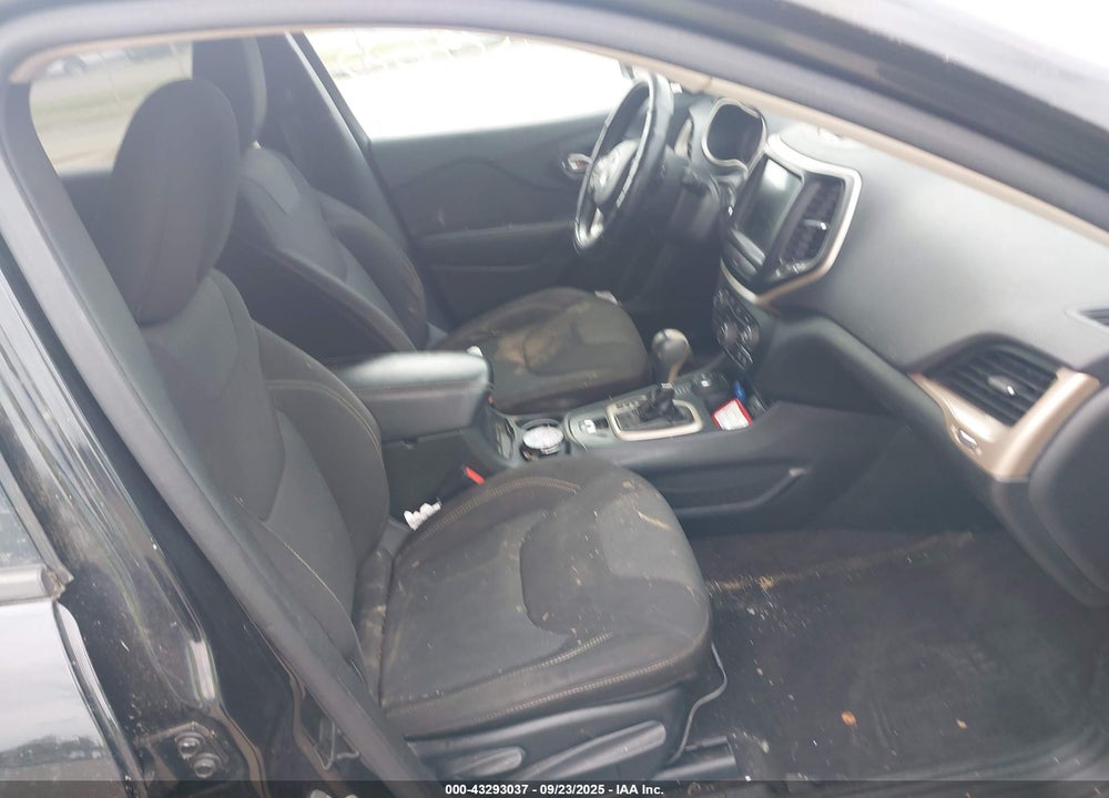 2016 JEEP CHEROKEE ALTITUDE VIN: 1C4PJMCB1GW227205