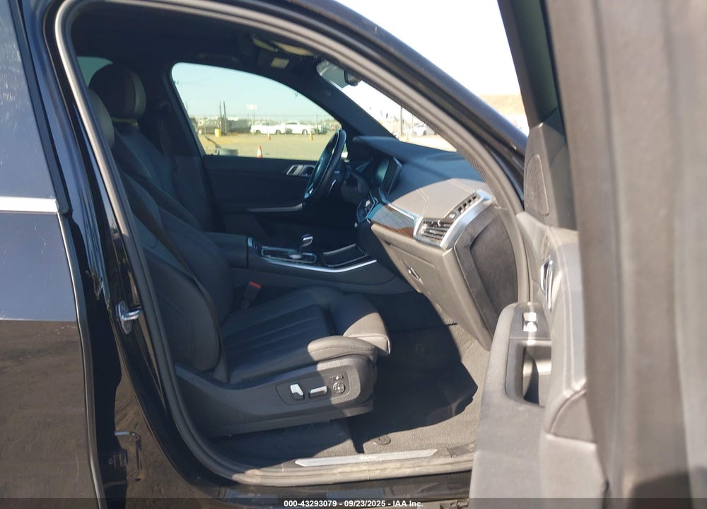 2020 BMW X5 VIN: 5UXCR6C04L9B71482