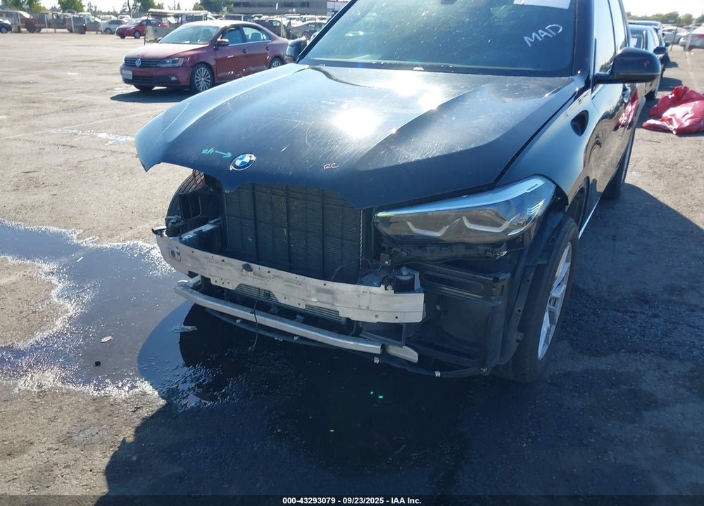 2020 BMW X5 VIN: 5UXCR6C04L9B71482